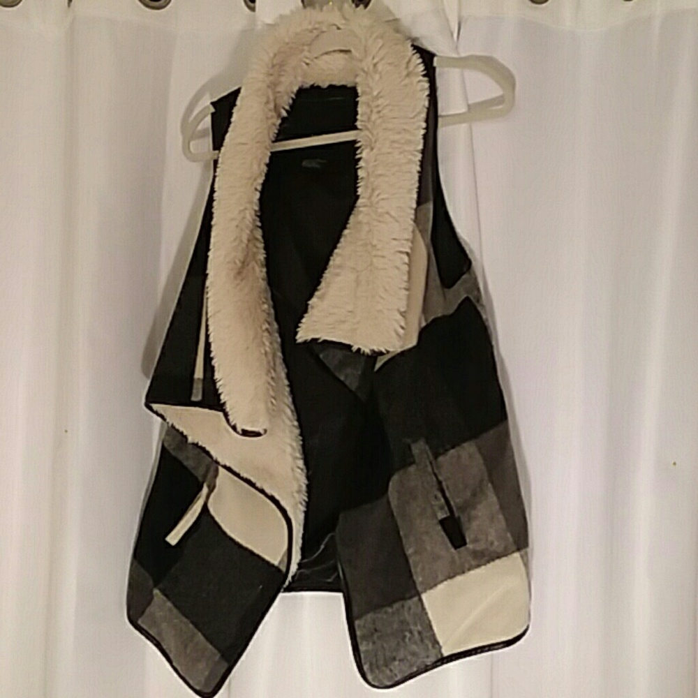 Me Jane xl vest with buffalo ck & foux fur